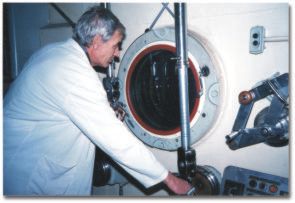 [ image: Hot cell for manipulating of very high radio active substances]